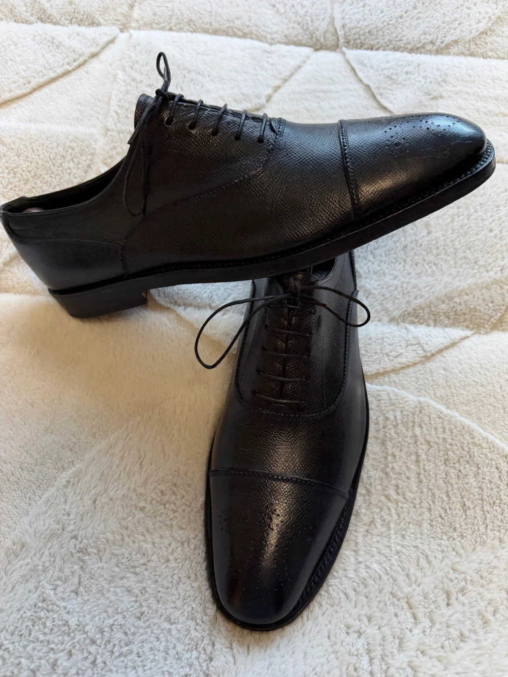 $895 Salvatore Ferragamo Classic Black Navy Blue Cap-Toe Oxford Dress Shoes 9.5